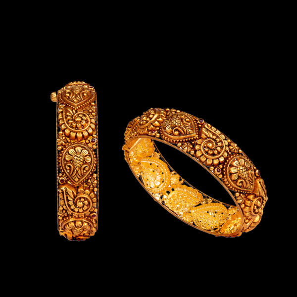 Antique gold bangle design - Totaramsons